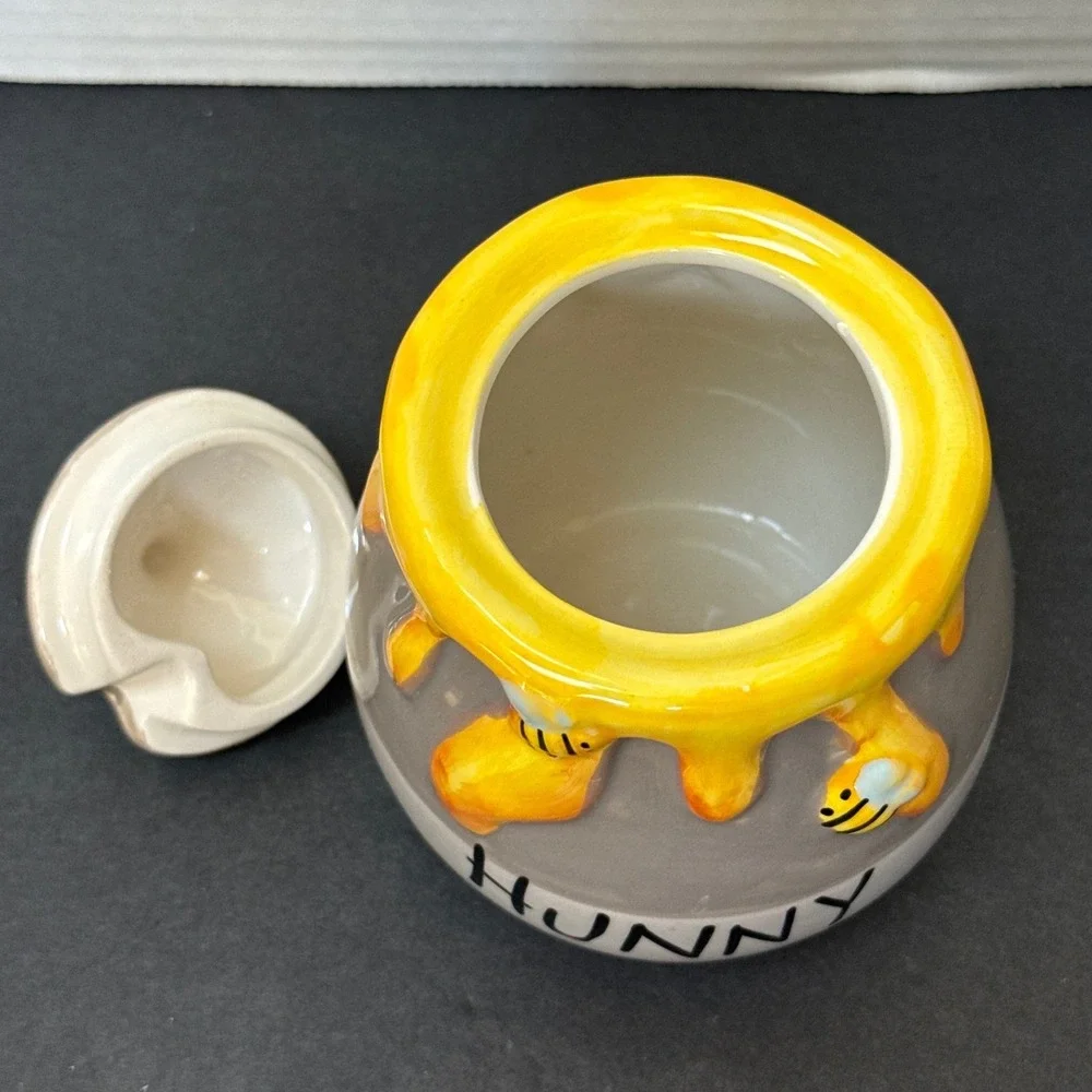 Disney Winnie the Pooh Hunny Pot Ceramic Honey Jar with Lid Bumblebee Grey